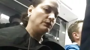 Adolescente tettona scopa con la mamme porche gratis sua compagna di scuola alla pecorina