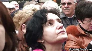 Adolescente figlie porche bionda bagnata con un fantastico culo grosso Carmen Caliente porno pompino hardcore