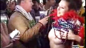 Adolescente lecca il culo degli anziani e video porno mamme troie italiane cavalca