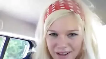 La piccola xxx mamme porche Alicia Williams prende un cazzo di 8 pollici nel culo