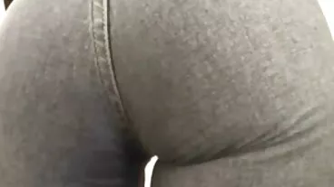 La piccola adolescente asiatica Vina Sky prende un grosso cazzo nel profondo mamme troie tettone