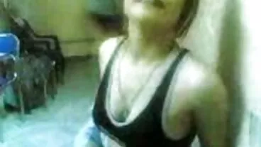 Una studentessa di anime vergine con la museruola viene brutalmente scopata fino mamme troie video a quando non sanguina da un uomo mascherato
