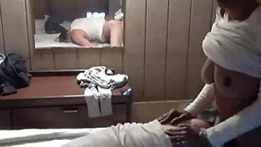 Le puttane si fanno sborrare madri troie in faccia