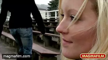 Spagnoletta di nonne troie porno bellezza bruna dai grossi seni divora