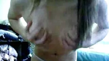 Abbagliante ragazza asiatica pompata piena di cazzo milf troie mature e sborra sul letto v1