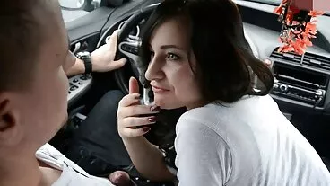 Giovane matricola lez scopa con mamme porche tettone strapon