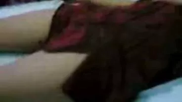 Brad ha usato i mammatroia suoi giocattoli per aiutare le ragazze a raggiungere la beatitudine orasmica
