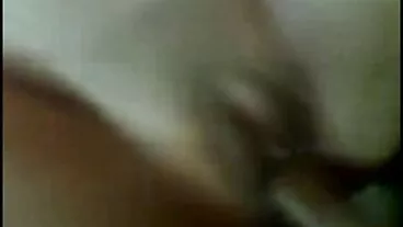 Sesso a quattro in piscina con video porno di mamme porche Yumi e Penelope