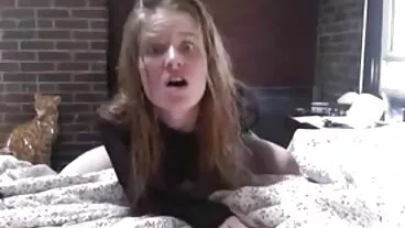 Gli adolescenti film porno mamme troie si fanno sborrare in faccia e in bocca dai patrigni