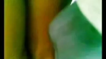 Stud che allunga la cooch mamme troie porno stretta di Kosame Dash con il suo albero palpitante