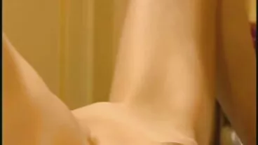 Troia anale bianca con un grosso figlie porche bottino