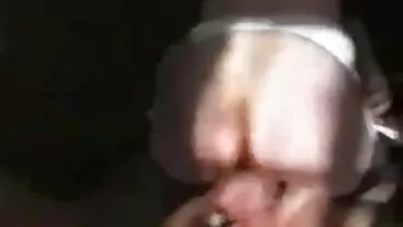 La mancanza d'acqua significa mamme porcone che devo fare la doccia con la mia matrigna tettona