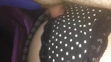 Tre adolescenti si intrufolano in una casa per una scopata in video porno di mamme troie una giornata piovosa